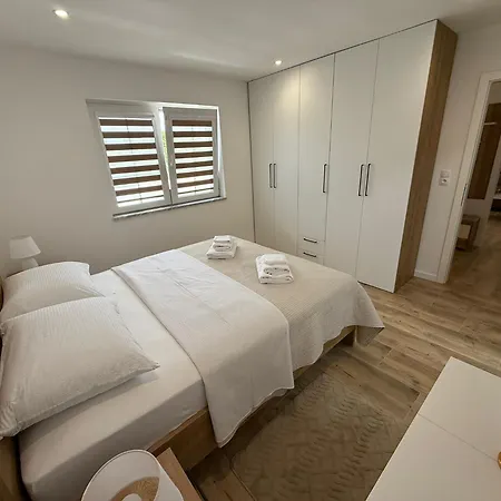 Viola Apartment *